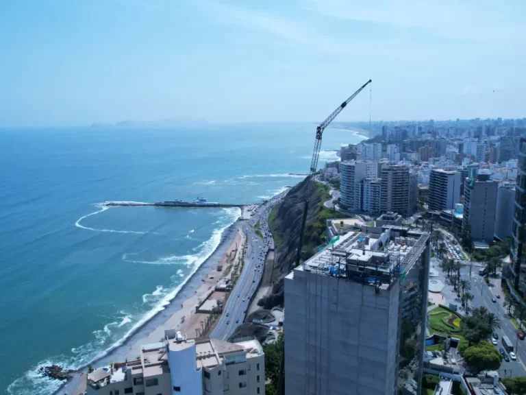 grua-torre-construccion-edificaciones-altura